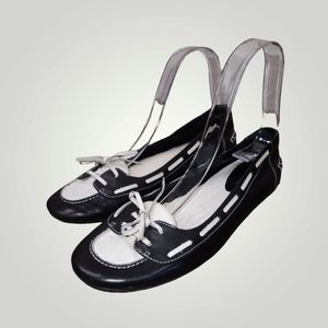 Cole Haan two tone leather Flats size 7.5B